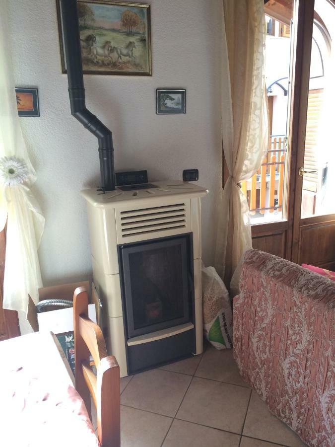 Chalet Con Piscina Garzeno المظهر الخارجي الصورة
