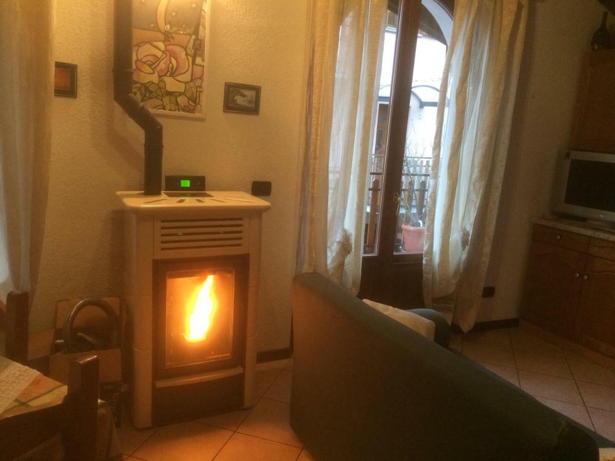 Chalet Con Piscina Garzeno المظهر الخارجي الصورة