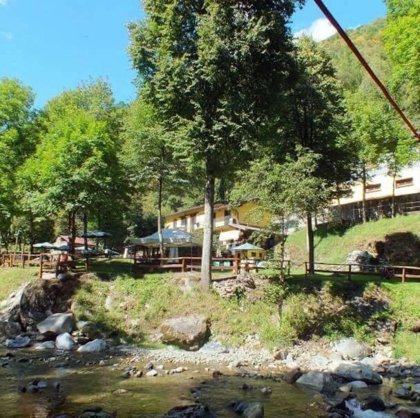 Chalet Con Piscina Garzeno المظهر الخارجي الصورة